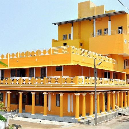 Hotel Anandhiram Heritage Карикал Экстерьер фото