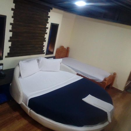 Hotel Anandhiram Heritage Карикал Экстерьер фото