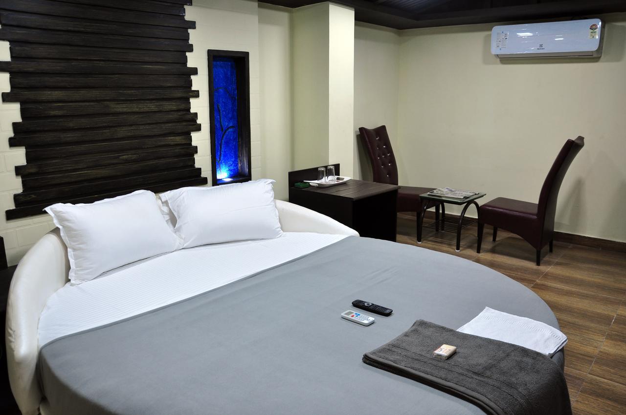 Hotel Anandhiram Heritage Карикал Экстерьер фото