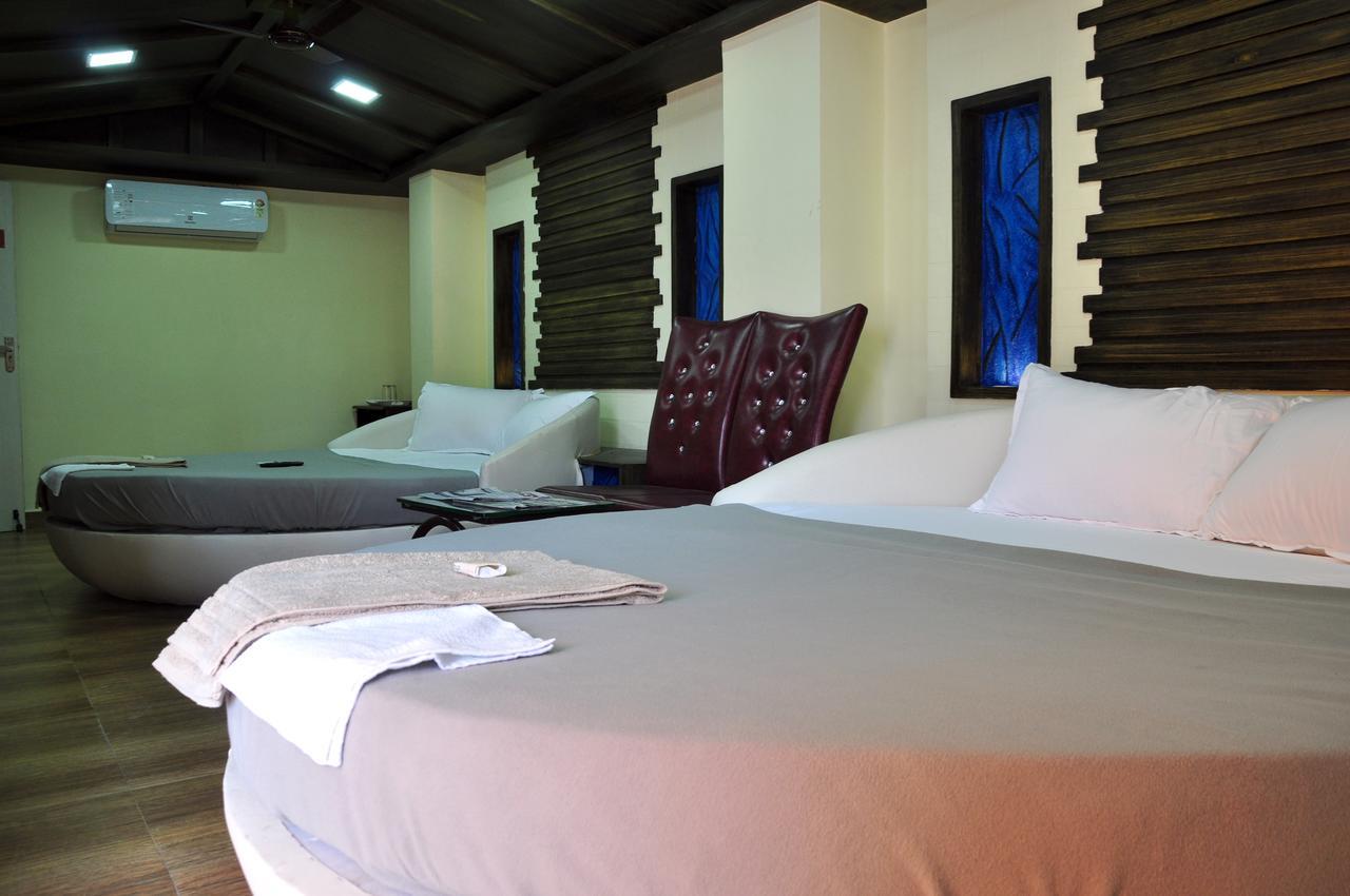 Hotel Anandhiram Heritage Карикал Экстерьер фото