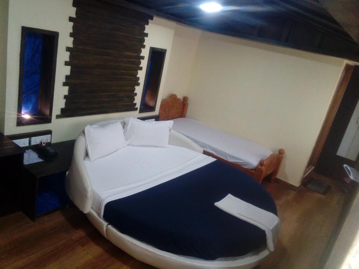 Hotel Anandhiram Heritage Карикал Экстерьер фото